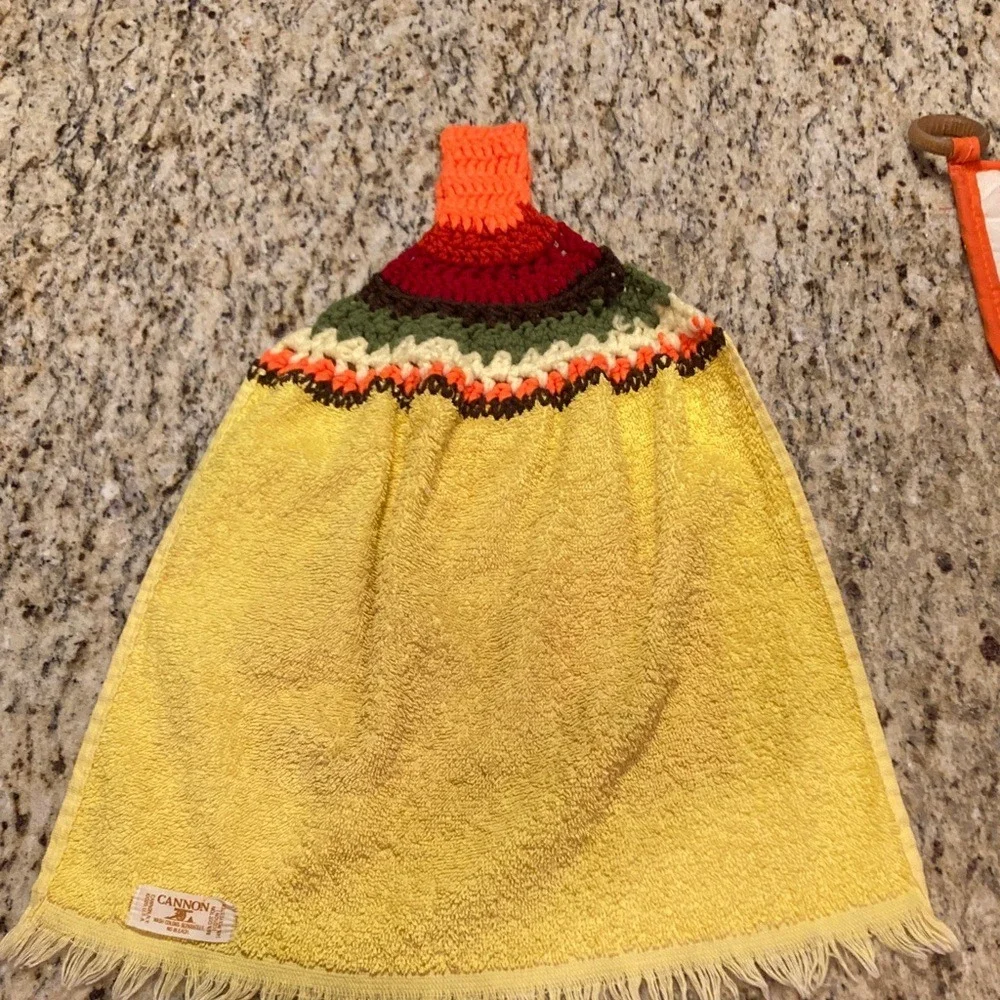 VTG Cannon Colorful Kitchen Towel Set Floral Designs 1 Pot Holder Orange Yellow‎